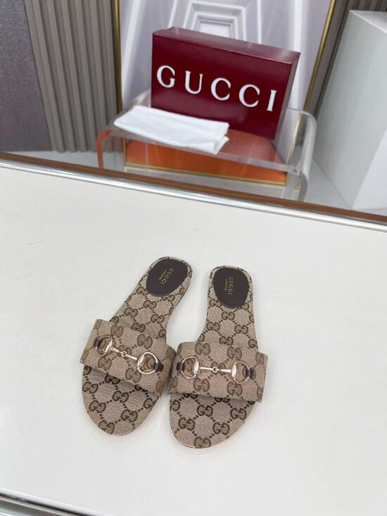 Meet the Posher Shoes - Gucci Sandals With Box
